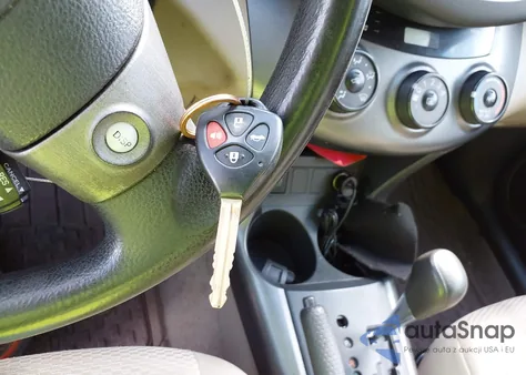 2011 Toyota Rav4 из США, поврежденный, VIN 2T3BF4DV6BW104074